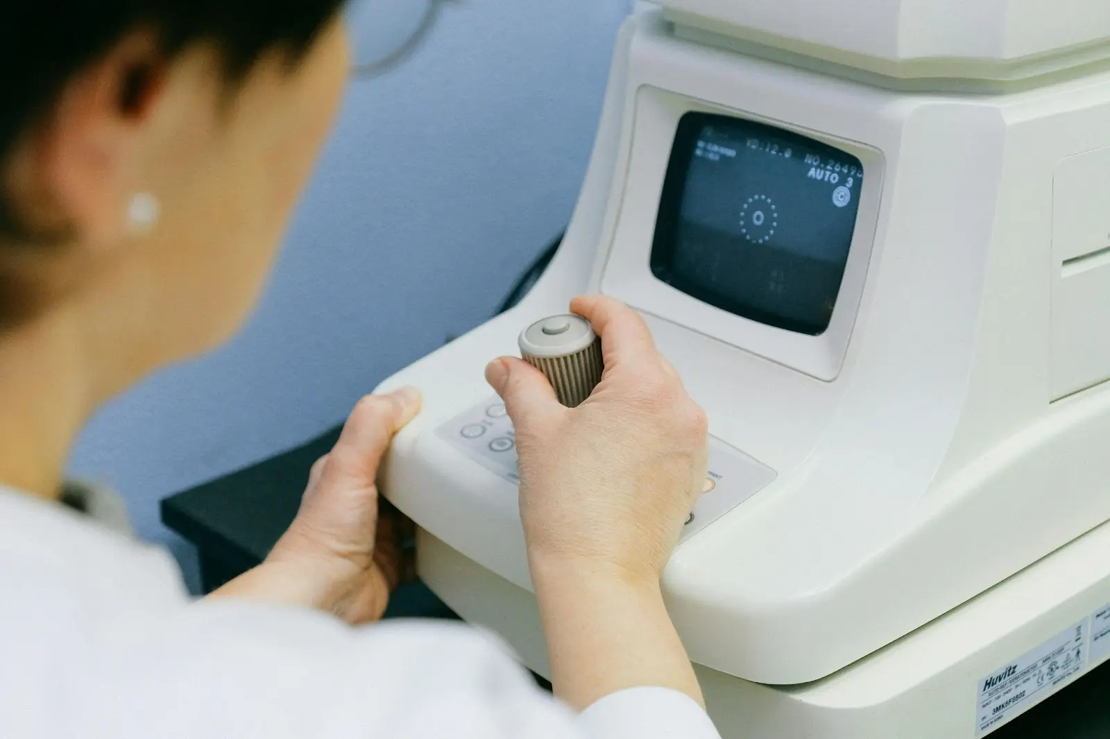 How OrthoK in Woodland Hills Helps Control Nearsightedness