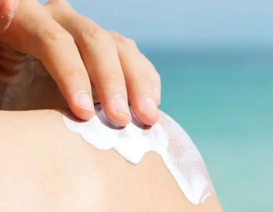 SunBum v Blue Lizard - Which is the Best Sunscreen for Body