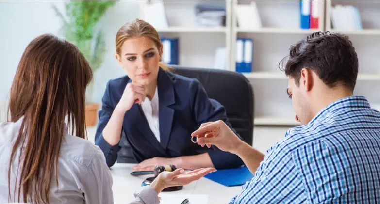 5 Things To Think About Before Working With A Divorce Lawyer