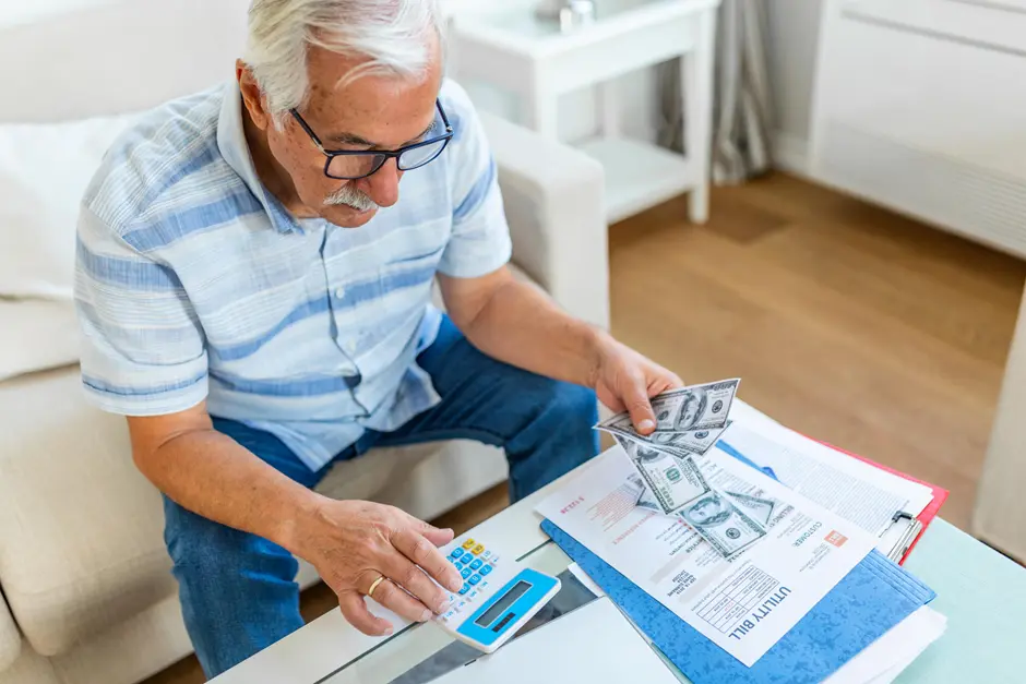 Smart Tips for Managing Finances for Aging Parents