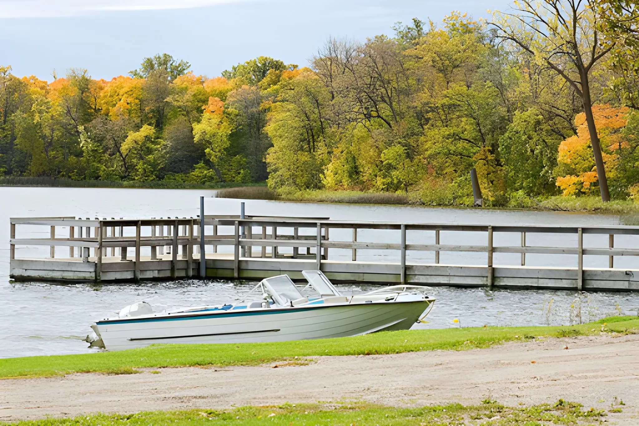 Top Considerations for Securing a Waterfront Nuptial Location in Minnesota