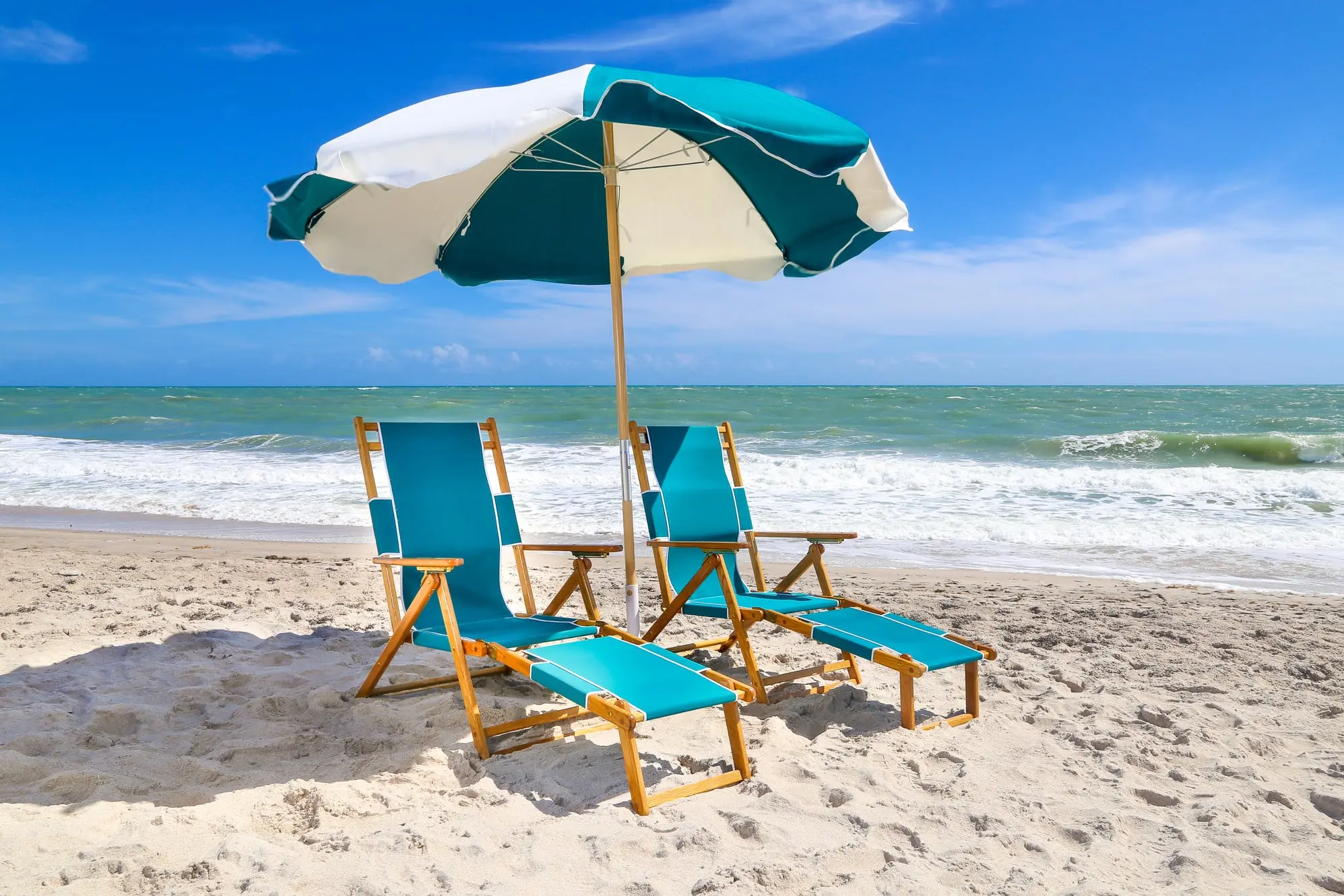 5 Reasons Corolla Beach Chair Rentals Make Beach Days Better