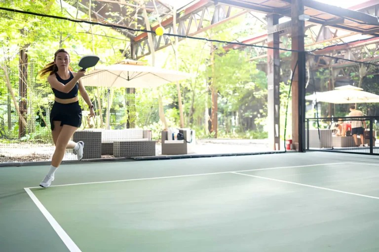 How Modern Indoor Pickleball Courts Are Redefining Social Play with Dining and Drinks