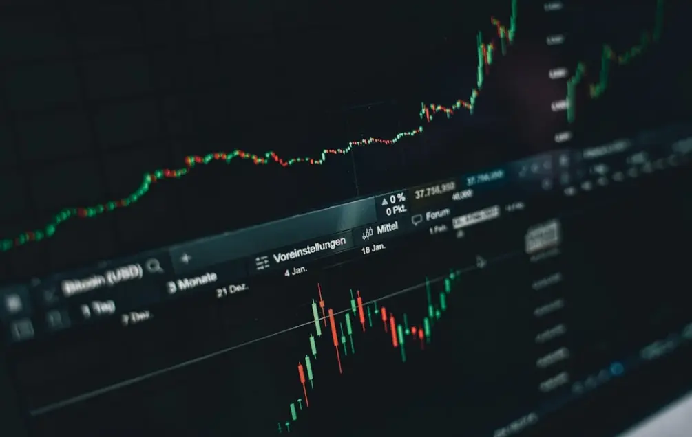 Leveraging AI and Machine Learning in Trading Bots